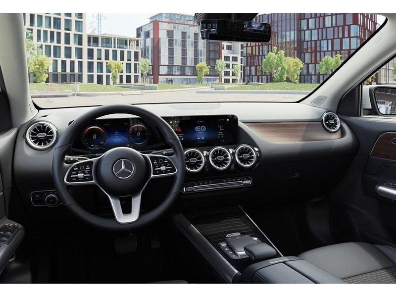 Gebraucht Mercedes EQA250+ Progressive 139 kW (190 PS) 2022 Weiß SUV