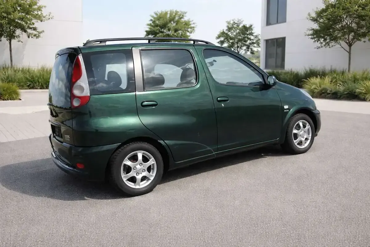 Gebraucht Toyota Yaris 86 PS (63 kW) 2003 Grün Kombi