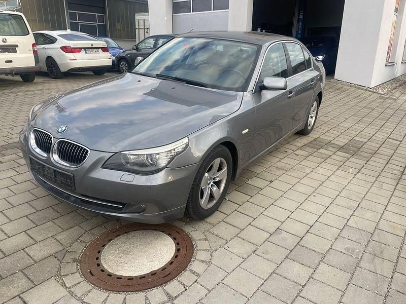 Gebraucht BMW 523 190 PS (139 kW) 2007 Grau Limousine