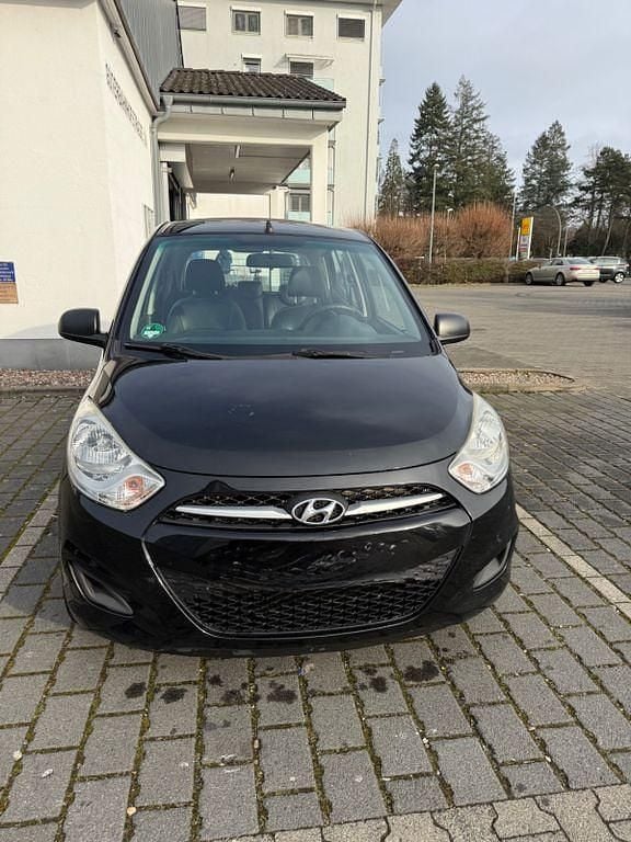 Gebraucht Hyundai i10 Edition 70 PS (51 kW) 2012 Schwarz Kleinwagen