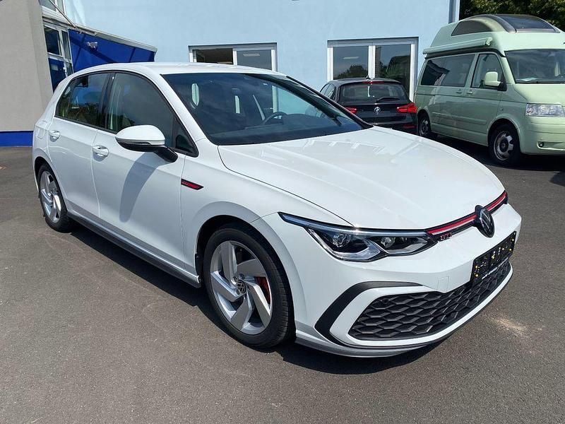 Gebraucht VW Golf VIII GTI 245 PS (180 kW) 2024 Weiß Limousine