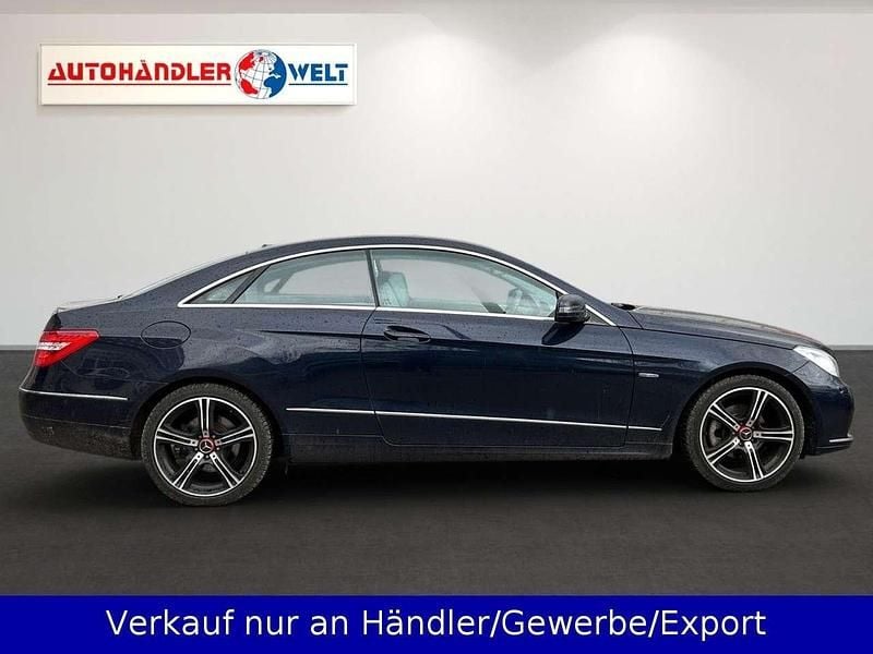 Second-hand Mercedes E200 184 CP (135 kW) 2011 Albastru Coupe