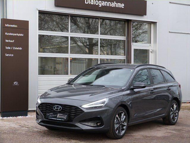 Grau Neu 2026 Hyundai i30 Advantage Limousine | 30.990 € (Etwas zu teuer) - Bild 1/4
