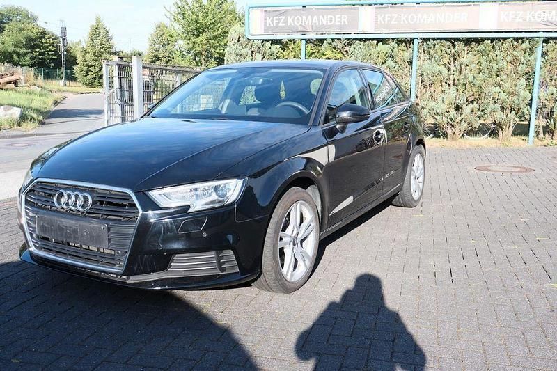 Schwarz Gebraucht 2018 Audi A3 Sportback Limousine | 14.990 € (Guter Preis) - Bild 1/4