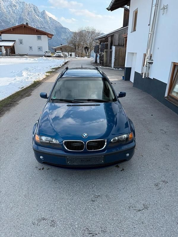 Gebraucht BMW 318 143 PS (105 kW) 2002 Blau Kombi