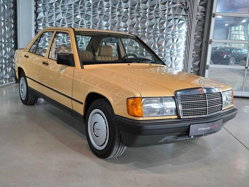 Gebraucht Mercedes 190 72 PS (52 kW) 1986 Gelb Limousine