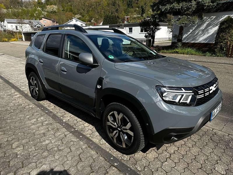 Gebraucht Dacia Duster Journey 150 PS (110 kW) 2023 Grau SUV