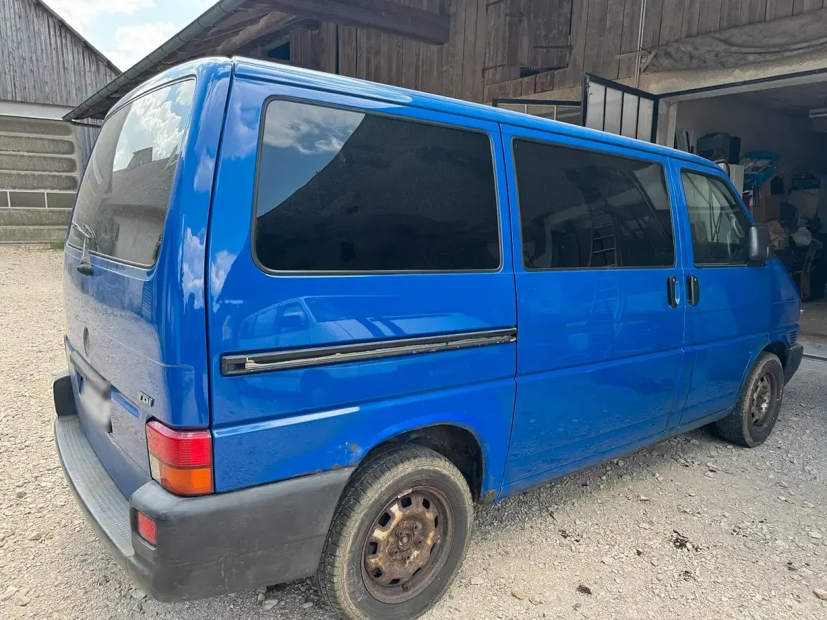 Gebraucht VW T4 102 PS (75 kW) 1999 Blau Van