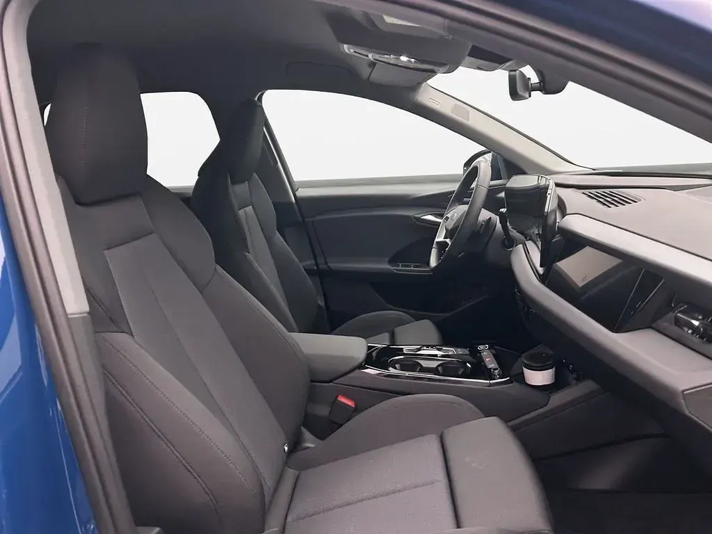 Gebraucht Audi Q6 e-tron Performance 225 kW (306 PS) 2025 Ascariblau metallic SUV