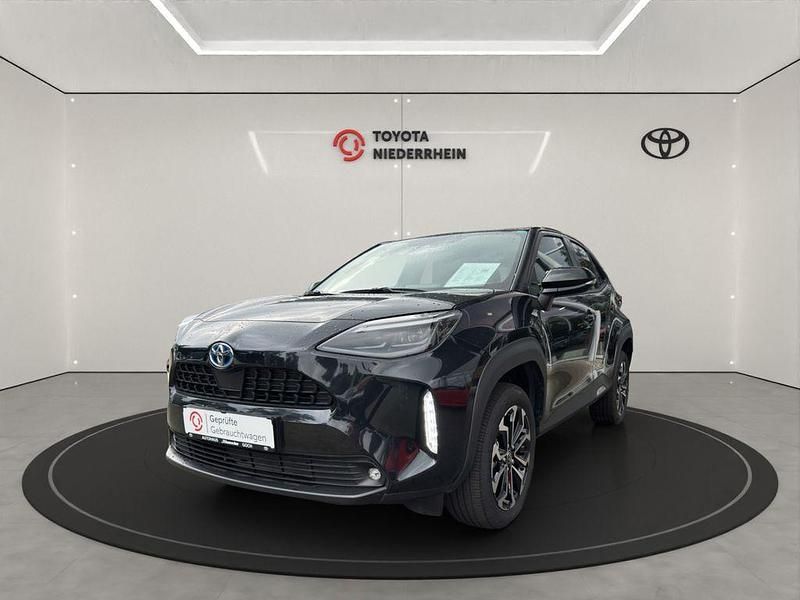 Schwarz Gebraucht 2023 Toyota Yaris Cross Team SUV | 25.222 € (Fairer Preis) - Bild 1/4