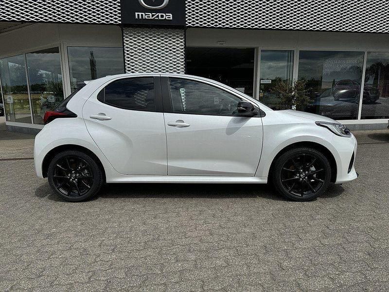 Neu Mazda 2 Homura-Line 116 PS (85 kW) 2026 Weiß Limousine