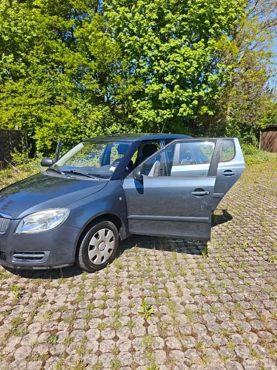 Gebraucht Skoda Fabia 60 PS (44 kW) 2010 Grau Kleinwagen