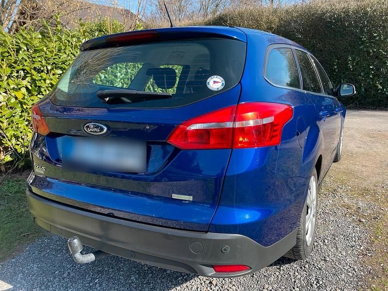 Gebraucht Ford Focus 105 PS (77 kW) 2016 Blau Kombi