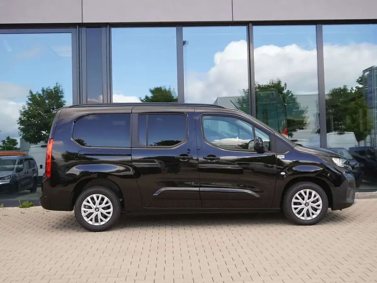 Gebraucht Fiat Doblò 131 PS (96 kW) 2024 Schwarz Van / Kleinbus