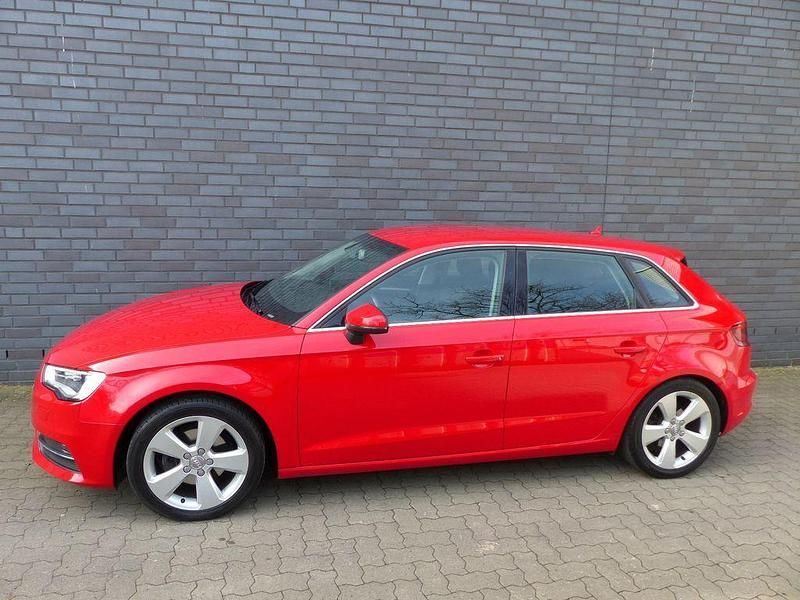 Rot Gebraucht 2014 Audi A3 Ambition Limousine | 13.500 € (Fairer Preis) - Bild 1/4