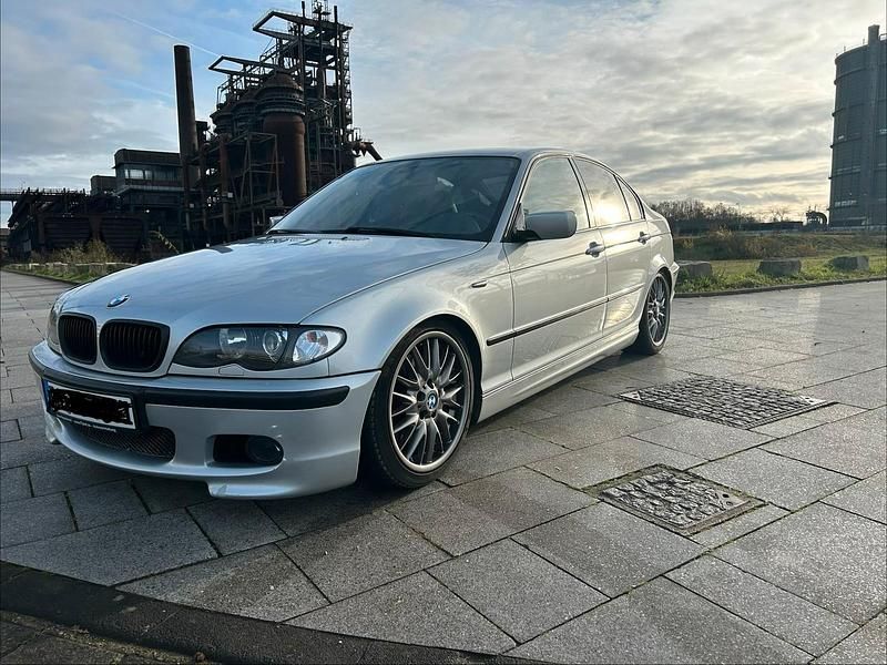 Silber Gebraucht 2002 BMW 330 M Sport Limousine | 8.500 € (Etwas zu teuer) - Bild 1/4