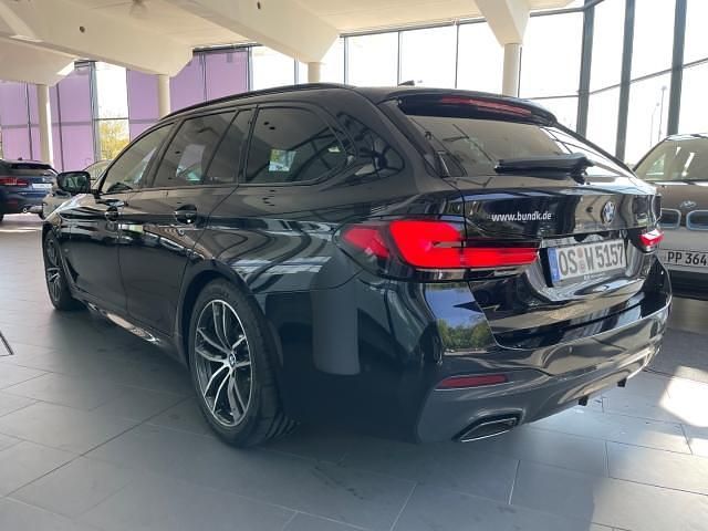 Gebraucht BMW 520 M Sport 190 PS (139 kW) 2022 Schwarz Kombi