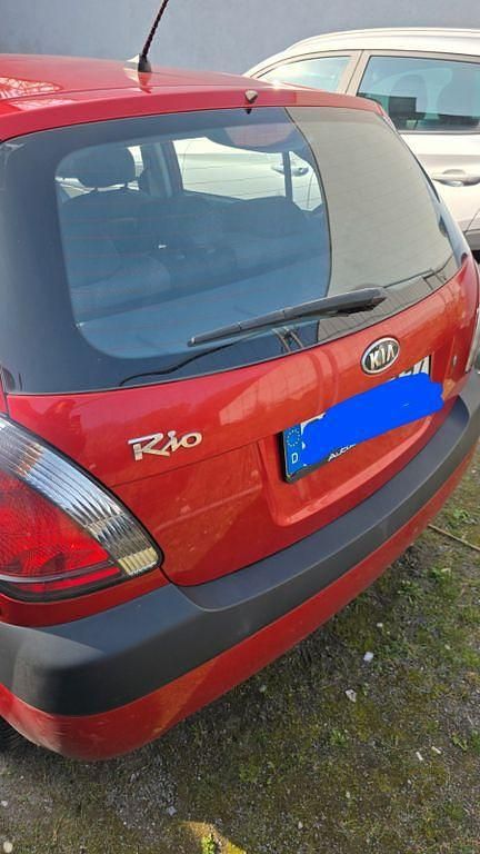 Gebraucht Kia Rio Basis 97 PS (71 kW) 2009 Rot Limousine