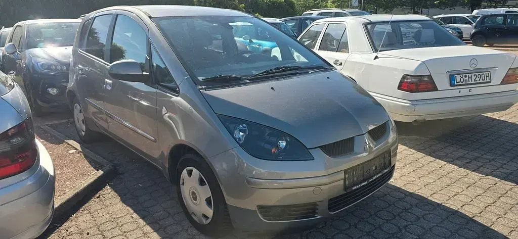 Gebraucht Mitsubishi Colt Inform 95 PS (69 kW) 2009 Grau Kleinwagen