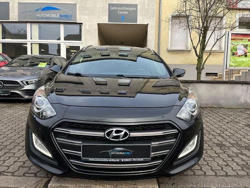 Gebraucht Hyundai i30 Premium 110 PS (80 kW) 2018 Schwarz Kombi