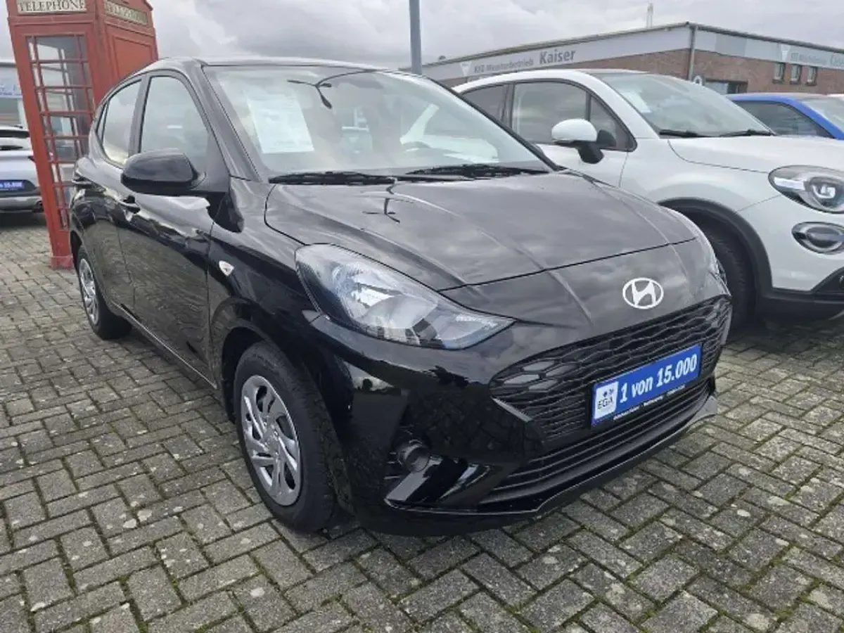 Neu Hyundai i10 63 PS (46 kW) 2025 Schwarz Kleinwagen
