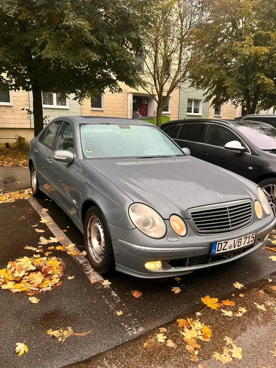 Używany Mercedes E320 204 KM (150 kW) 2005 Szary Sedan/Limuzyna