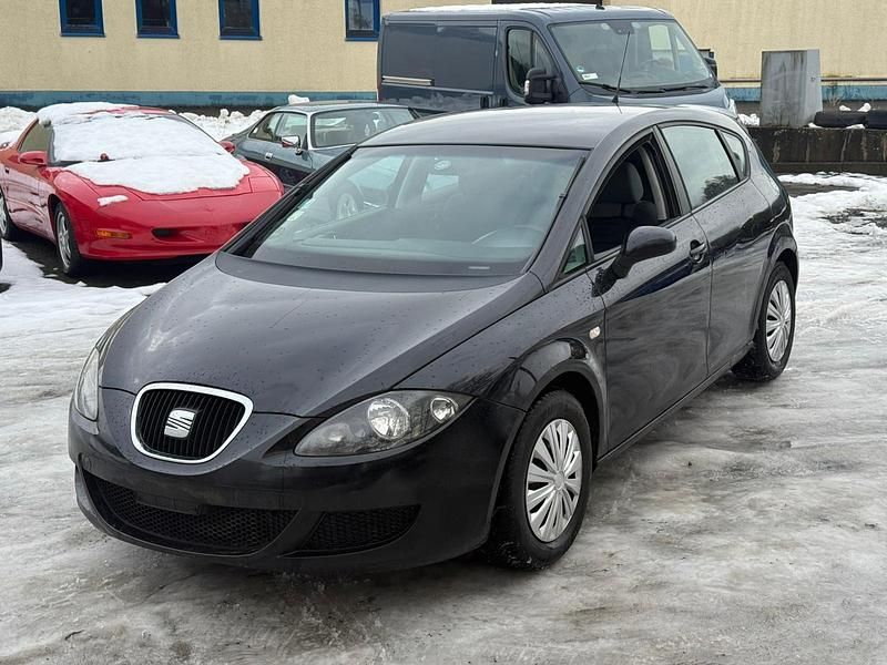 Schwarz Gebraucht 2009 Seat Leon Limousine | 1.499 € (Superpreis) - Bild 1/4