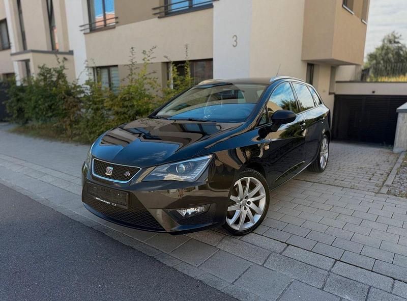Schwarz Gebraucht 2012 Seat Ibiza ST FR Kombi | 5.790 € (Fairer Preis) - Bild 1/4