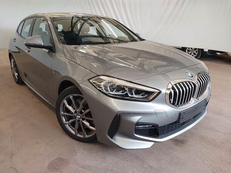 Grau Gebraucht 2023 BMW 120 M Sport Kleinwagen | 29.900 € (Fairer Preis) - Bild 1/4