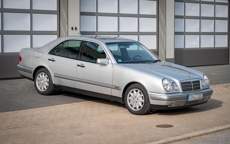 Gebraucht Mercedes E320 224 PS (164 kW) 1998 Silber Limousine