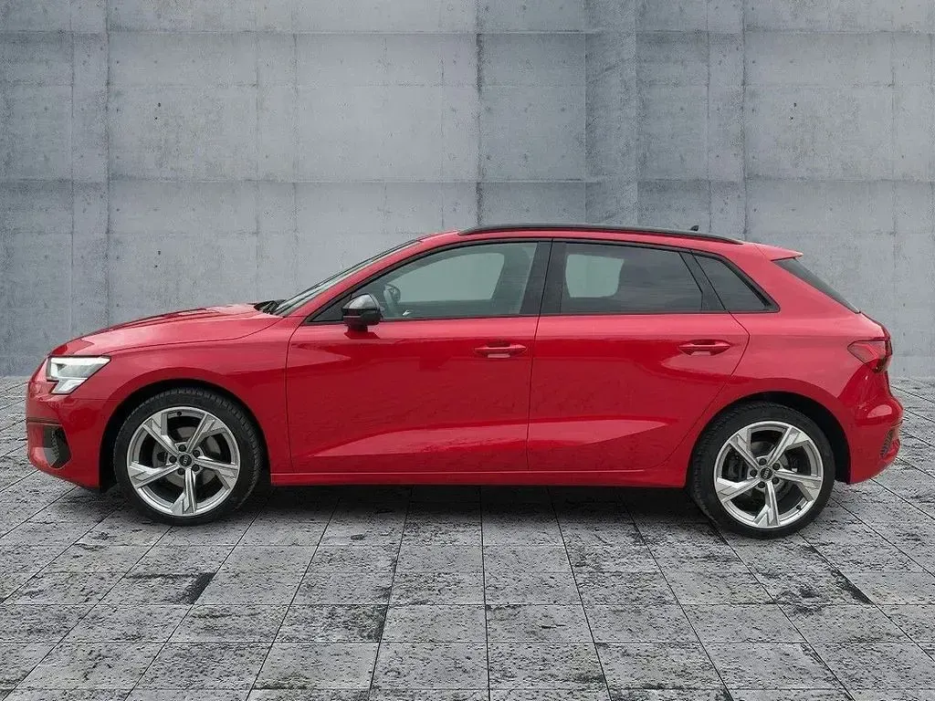 Gebraucht Audi A3 S-Line 150 PS (110 kW) 2023 Tangorot metallic Limousine