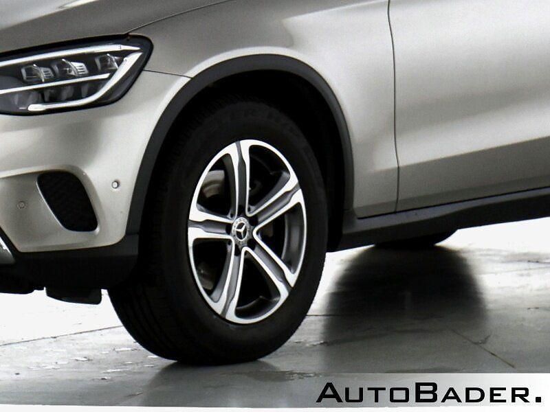 Gebraucht Mercedes GLC220 Exclusive 194 PS (142 kW) 2022 Silber SUV