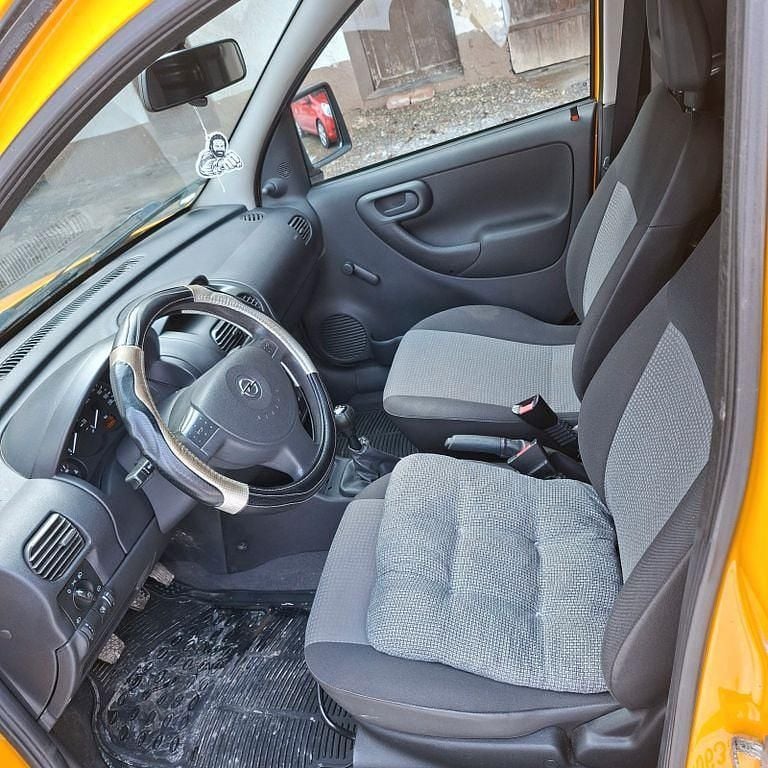 Gelb Gebraucht 2010 Opel Combo Van / Kleinbus | 2.700 € (Fairer Preis) - Bild 1/4