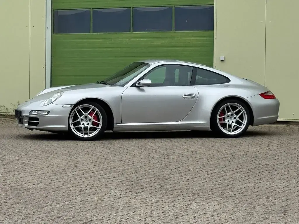 Gebraucht Porsche 911 Carrera 4S 355 PS (261 kW) 2006 Arktissilbermetallic Coupé