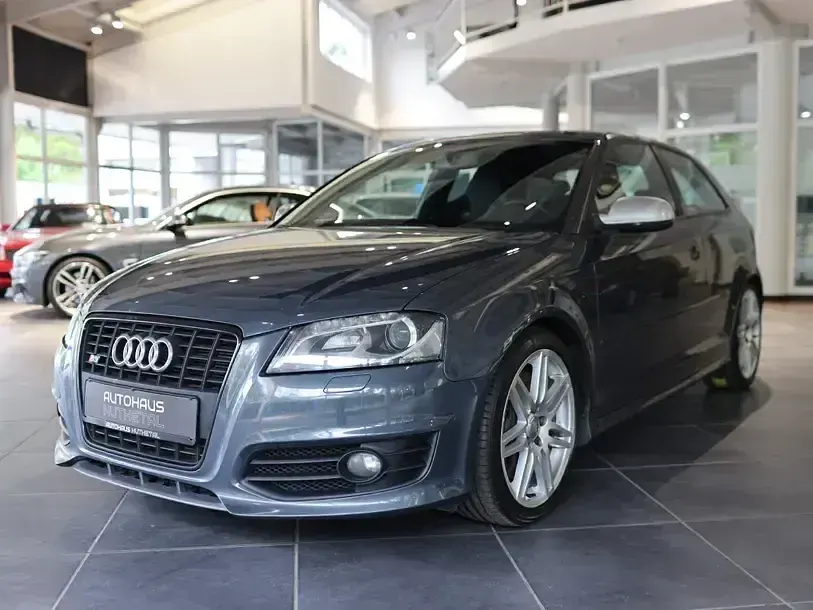Gebraucht Audi S3 Sport 265 PS (194 kW) 2010 Meteorgrau perleffekt Kleinwagen