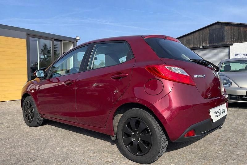 Gebraucht Mazda 2 Active 84 PS (61 kW) 2012 Rot Kleinwagen