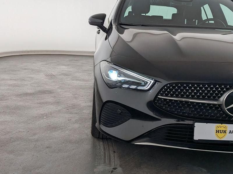 Gebraucht Mercedes CLA200 Progressive 150 PS (110 kW) 2023 Kosmosschwarz Limousine