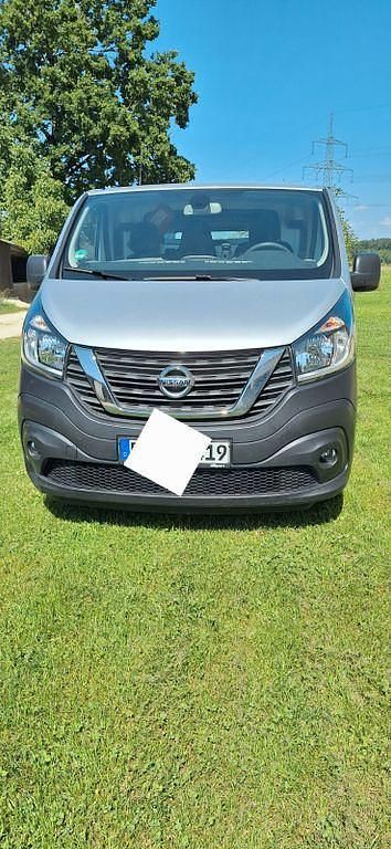 Silber Gebraucht 2019 Nissan NV300 Van | 15.900 € (Superpreis) - Bild 1/4