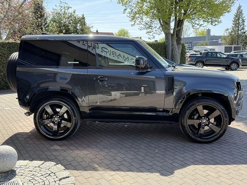 Gebraucht Land Rover Defender 525 PS (386 kW) 2022 Grau carpathian grey (metallic) SUV
