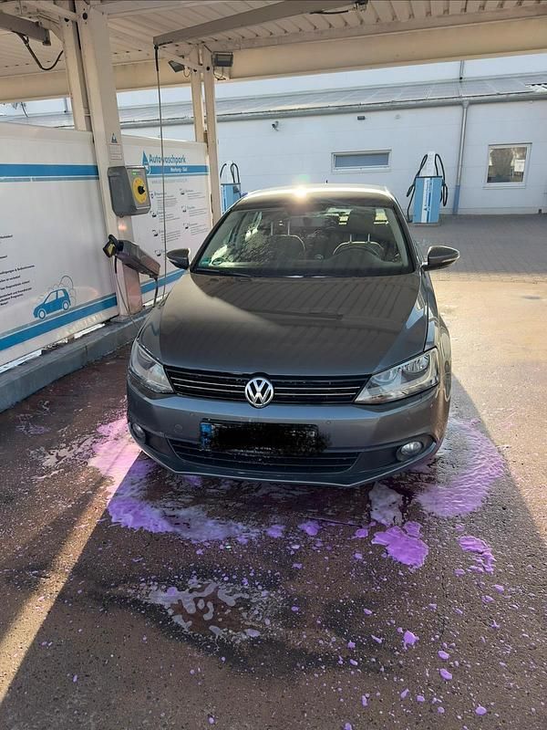 Second-hand VW Jetta 105 CP (77 kW) 2012 Gri Berlinǎ