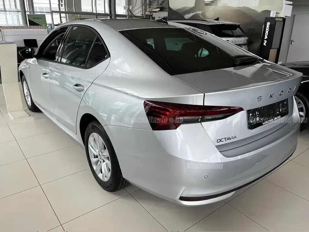 Nowe Skoda Octavia Selection 150 KM (110 kW) 2026 Srebrny Sedan/Limuzyna