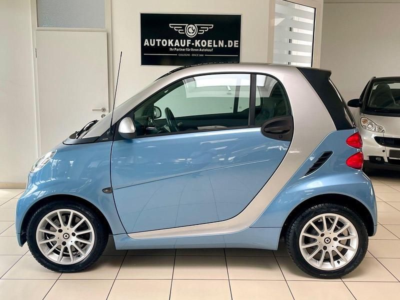 Blau Gebraucht 2011 Smart ForTwo Coupé Passion Coupé | 7.990 € (Teuer) - Bild 1/4