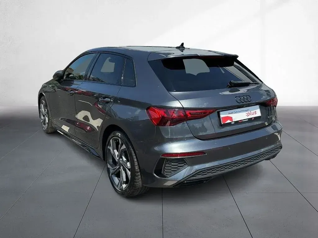 Gebraucht Audi A3 S-Line 190 PS (139 kW) 2023 Daytonagrau perleffekt Limousine