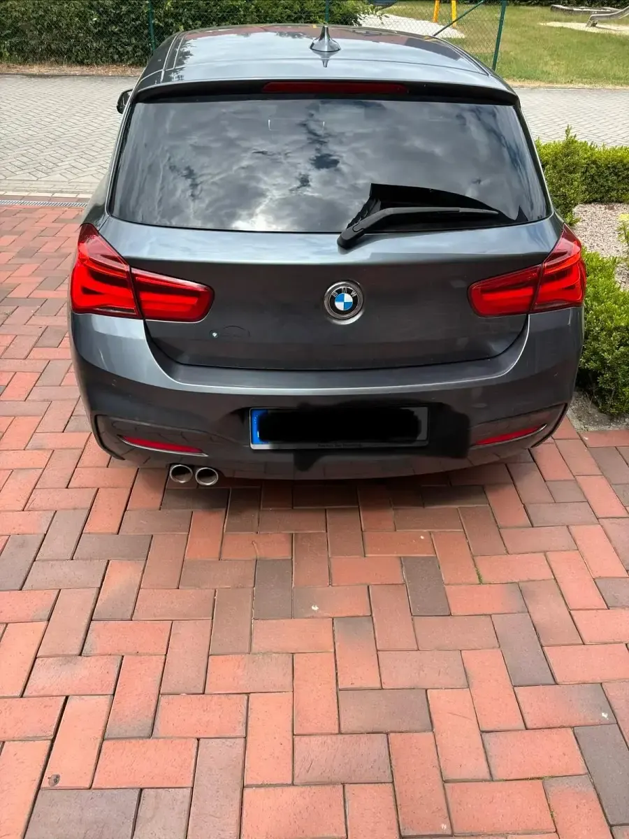 Gebraucht BMW 120 M Sport 190 PS (139 kW) 2015 Grau Kleinwagen