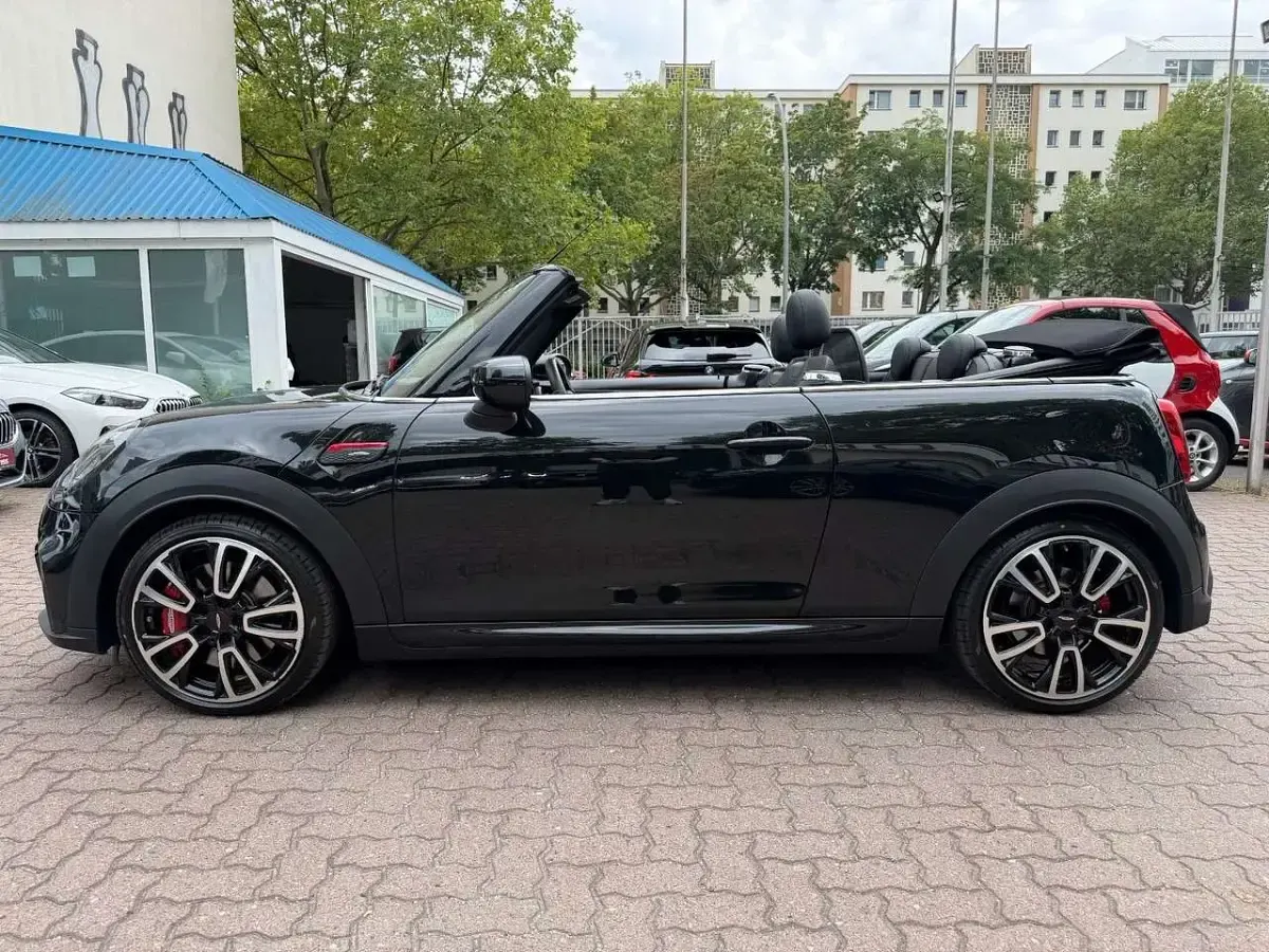 Gebraucht Mini John Cooper Works Cabriolet 231 PS (169 kW) 2023 Midnight black ii Cabrio