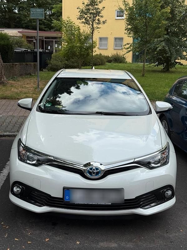 Gebraucht 2015 Toyota Auris Hybrid Limousine | 10.500 € (Fairer Preis) - Bild 1/4