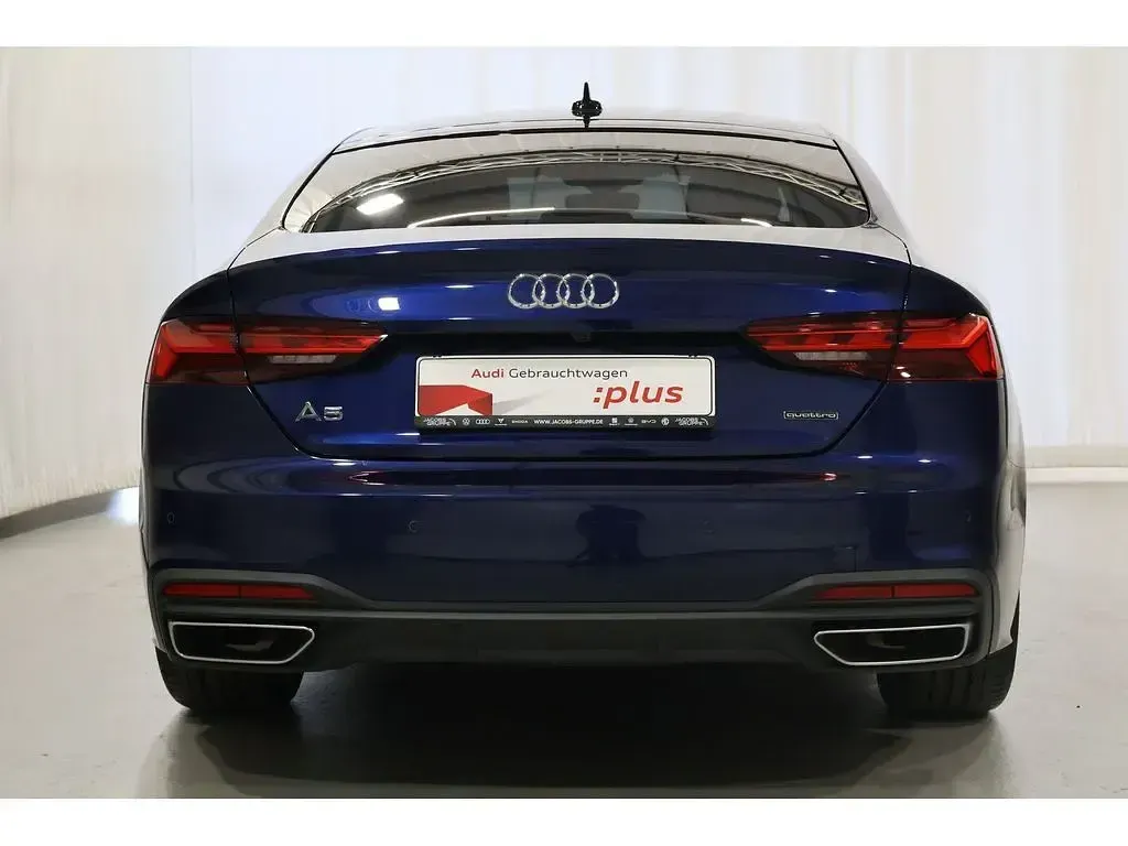 Gebraucht Audi A5 Sportback Basis 204 PS (150 kW) 2023 Navarrablau metallic Kleinwagen
