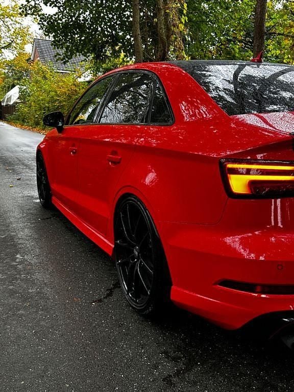 Gebraucht Audi RS3 Ambiente 400 PS (294 kW) 2017 Rot Limousine