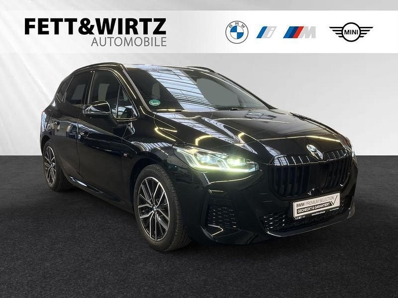 Saphirschwarz Gebraucht 2024 BMW 223 Active Tourer M Sport Van / Kleinbus | 40.800 € (Fairer Preis) - Bild 1/3