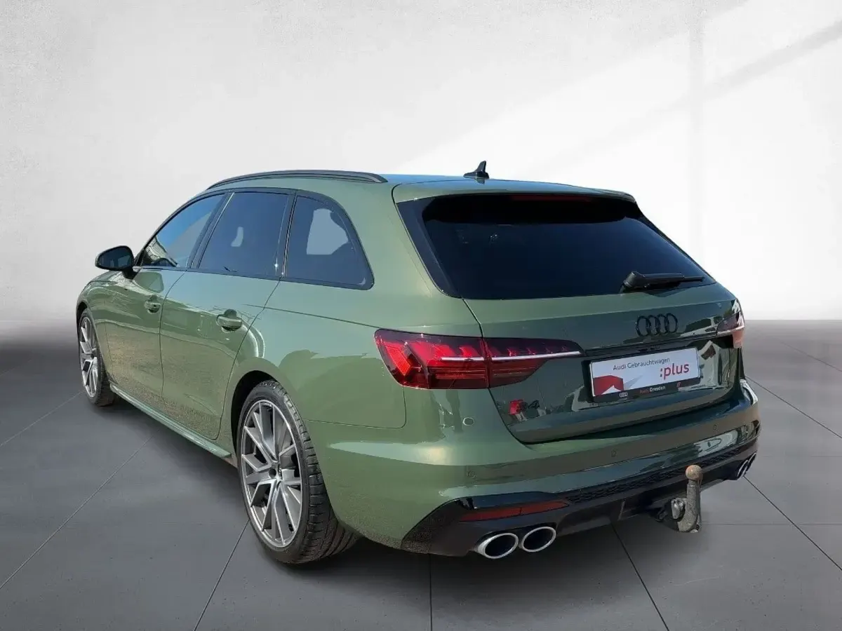 Gebraucht Audi S4 Ambiente 341 PS (250 kW) 2023 Distriktgrün metallic Kombi